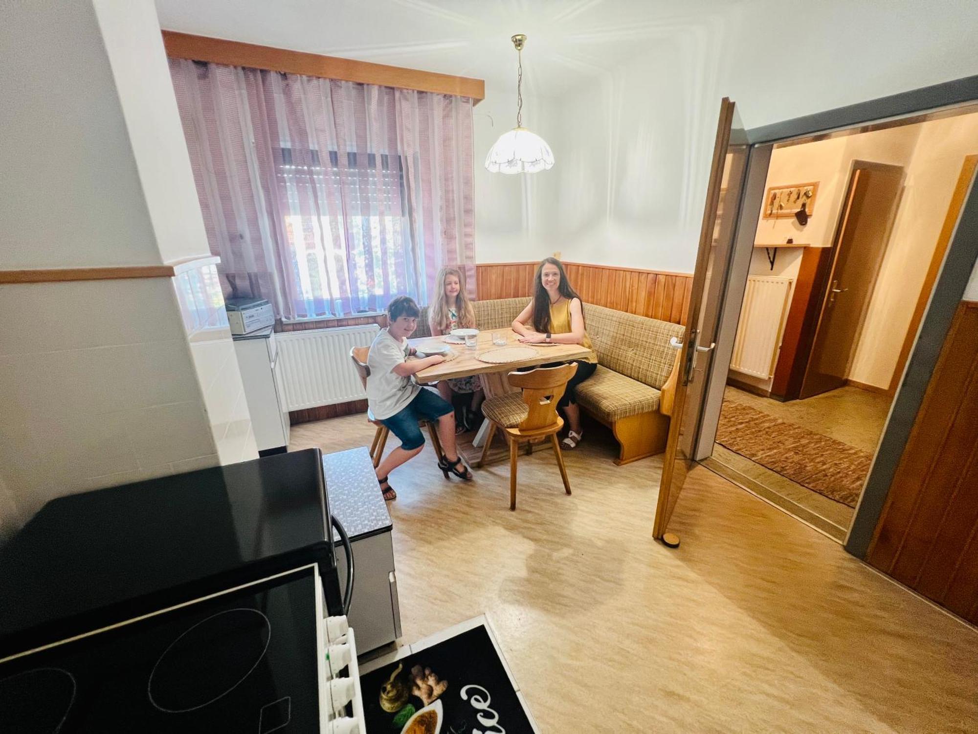 Haus Gruber - Valentina & Gabriel In Der Waldheimat Lejlighed Krieglach Eksteriør billede